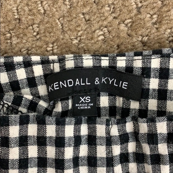Kendall & Kylie Checkered Shorts - Picture 3 of 3